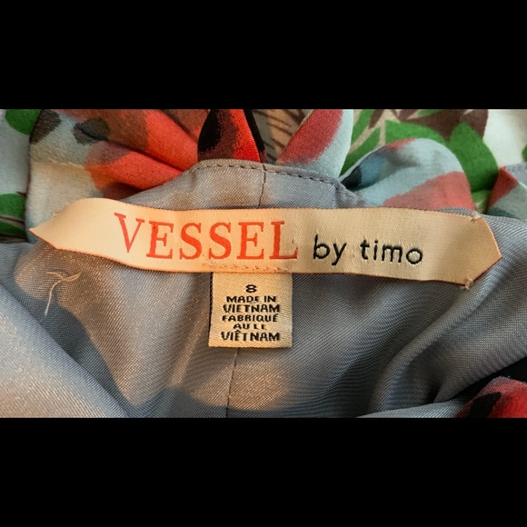 Gorgeous dress from Anthropologie Beautiful fabric! Cute bows on back! - Picture 4 of 5